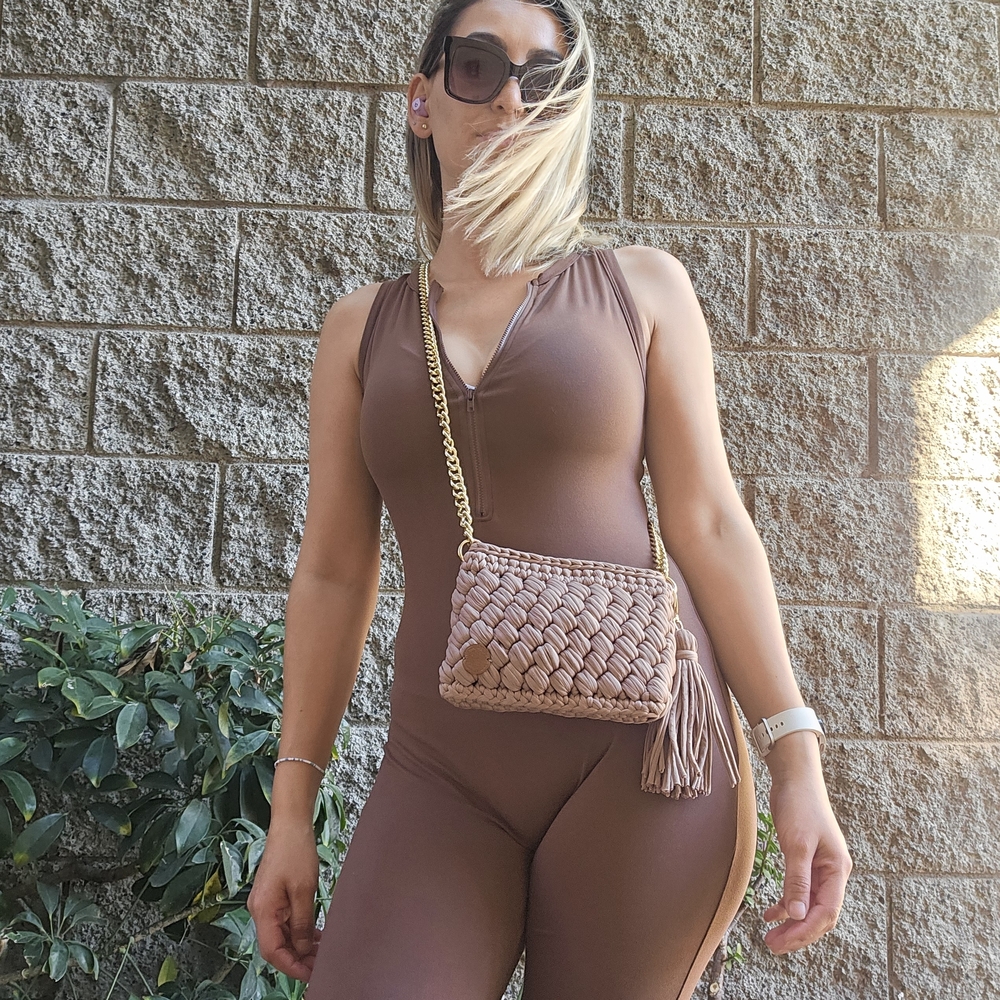 Woven Cream Crossbody Bag with Gold Chain - Picture 3 of 4